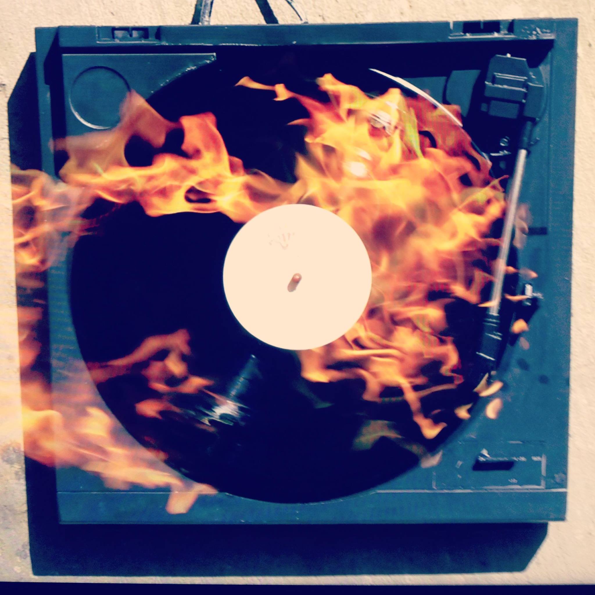 vinyle on fire radyoga interview florence mambo chick diggeuse vinyle retro
