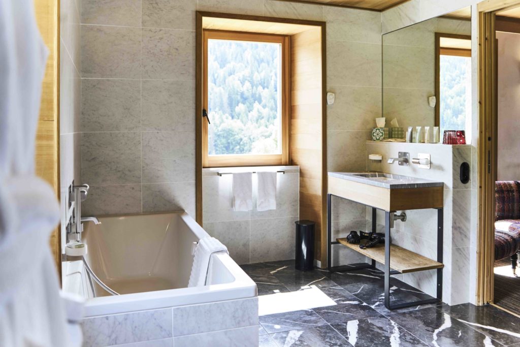 QUINTESSENCE RETREATS_La Ferme du Passieu Megève_DELUXE room 5
