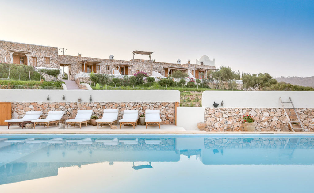 piscine 2-hotel-tasgua-yan-radyoga